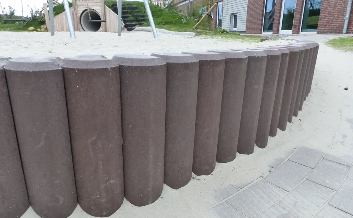 Hohlkehlpalisade aus Recyclingmaterial