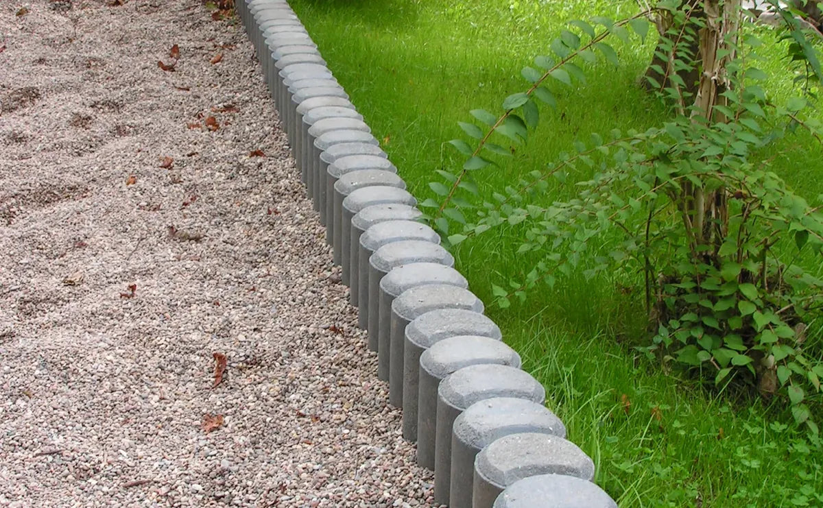 Hohlkehlpalisade aus Recyclingmaterial
