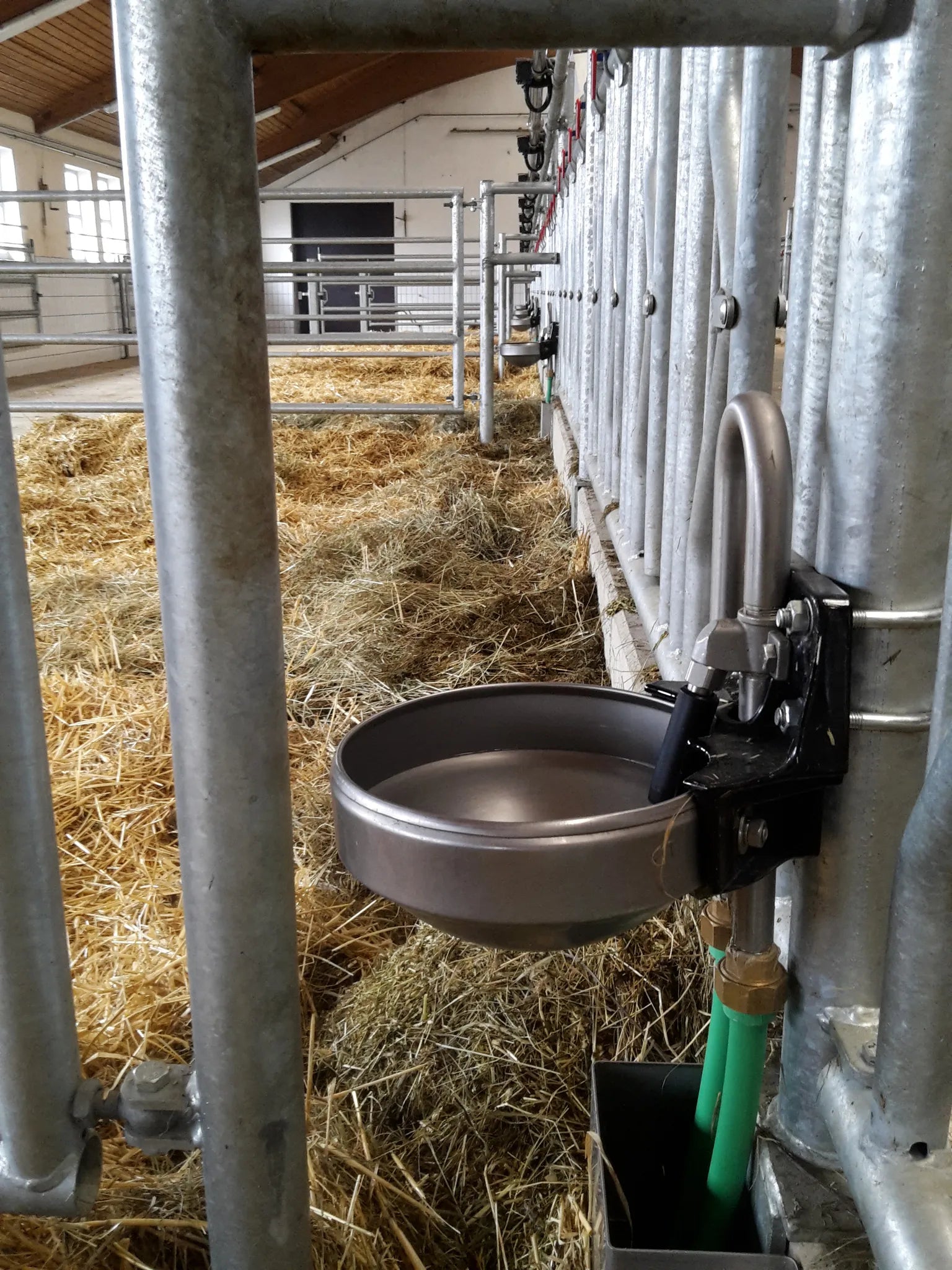 Edelstahl-Rohrventilbecken Mod. 1200 mit 3/4" Edelstahlventil