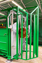 Behandlungsstand A6000 mit Heckschiebetür, Fangkorb 2-flügelig