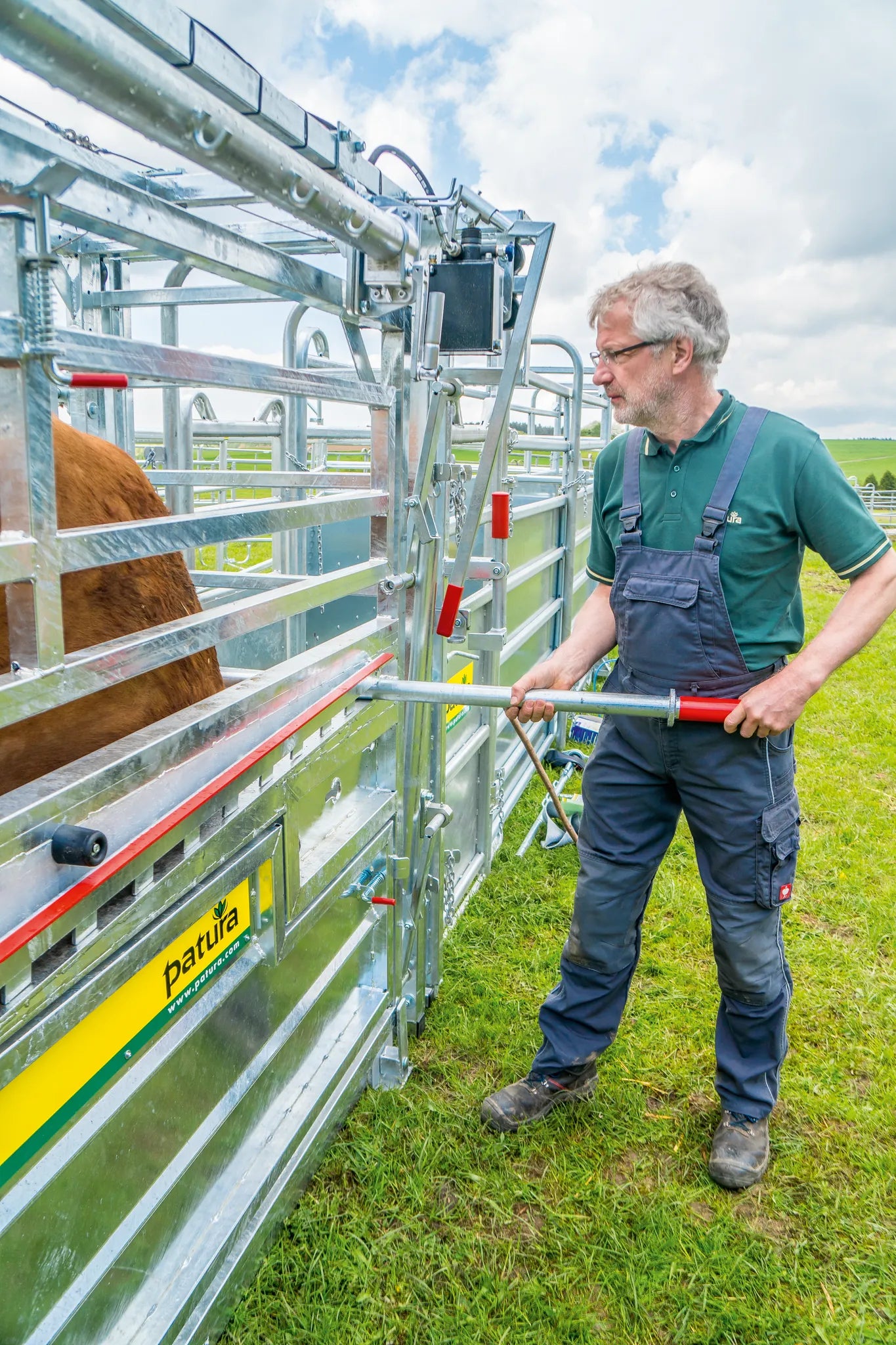 Behandlungsstand A8000 Kaiserschnitt mit Seitenverengung, Heckschiebetüre