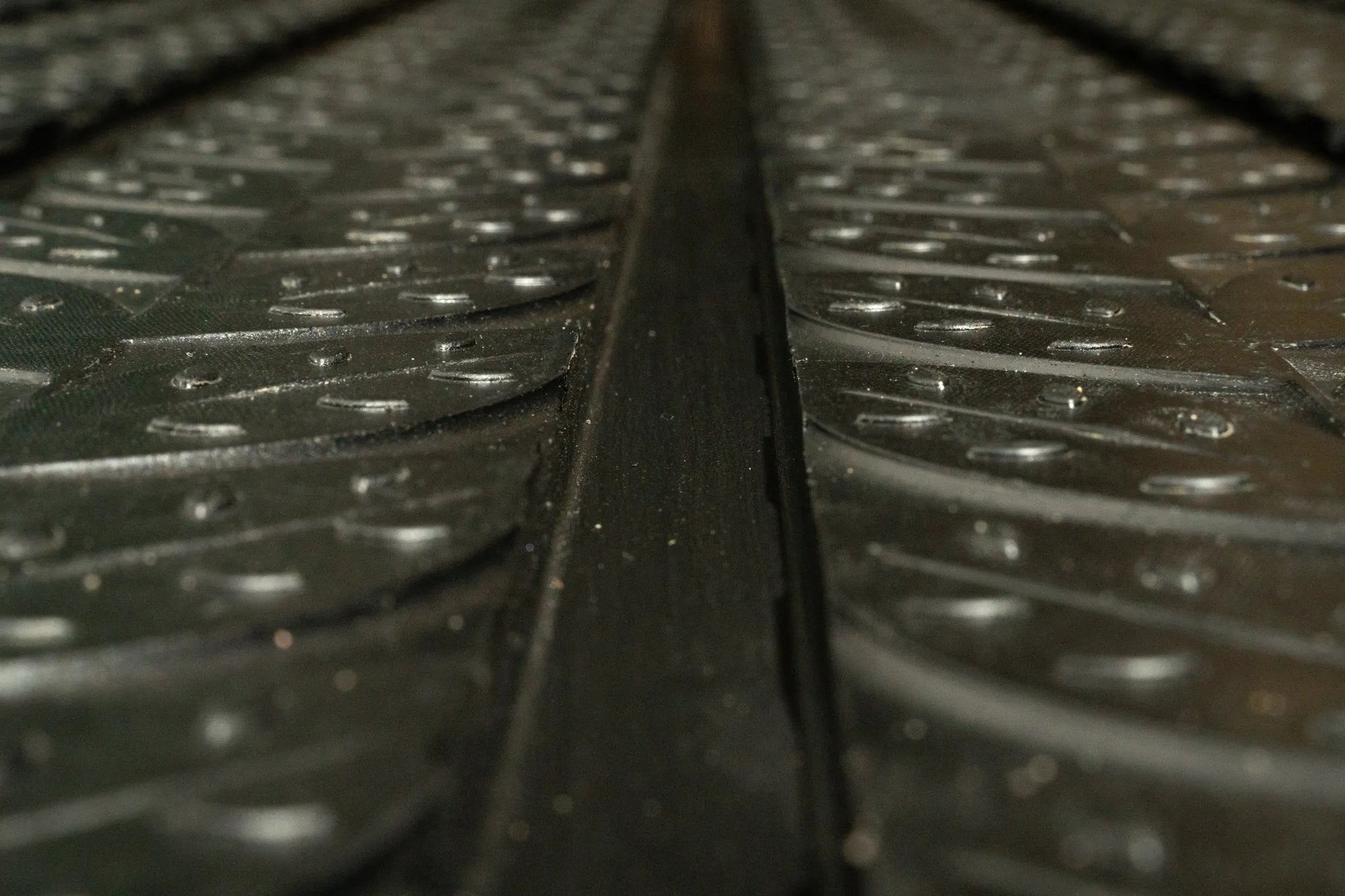 Rillenboden ActiveDuo, Laufgangbelag für Rinder, inkl. Nagelanker