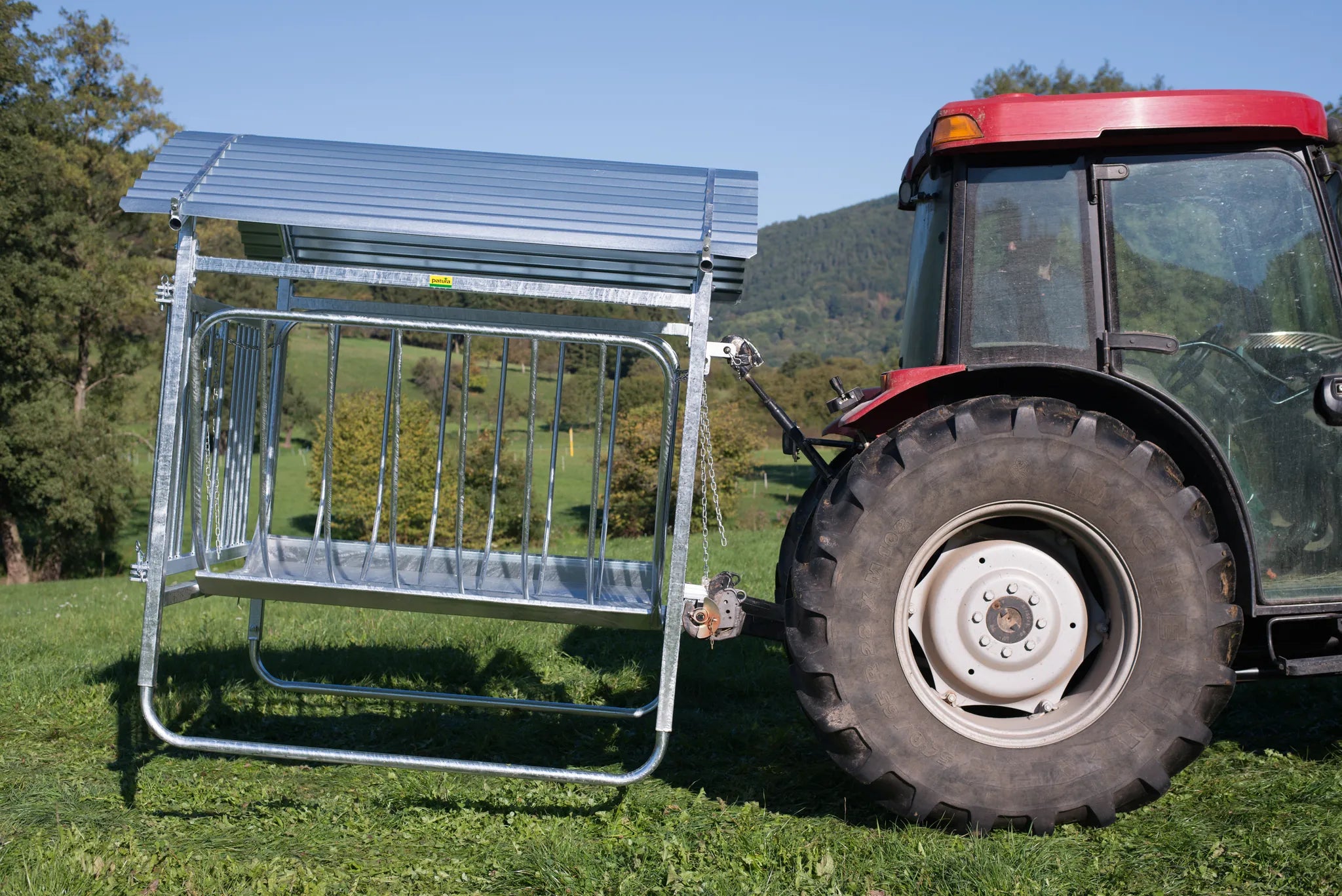 Viereckraufe für Schafe, mit Dach, verzinkt