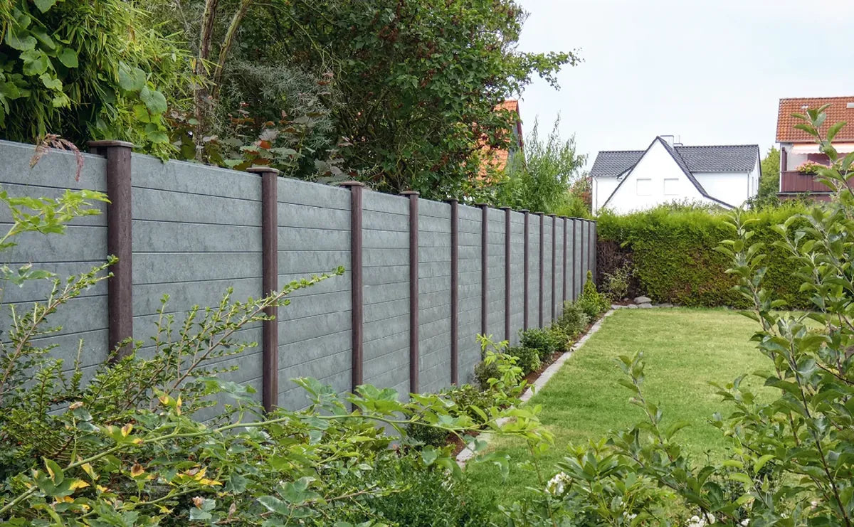 Sichtschutzwand aus Recyclingmaterial - Eckpfosten
