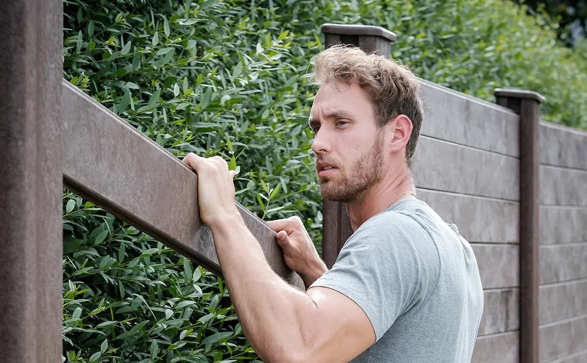 Sichtschutzwand aus Recyclingmaterial - Endpfosten