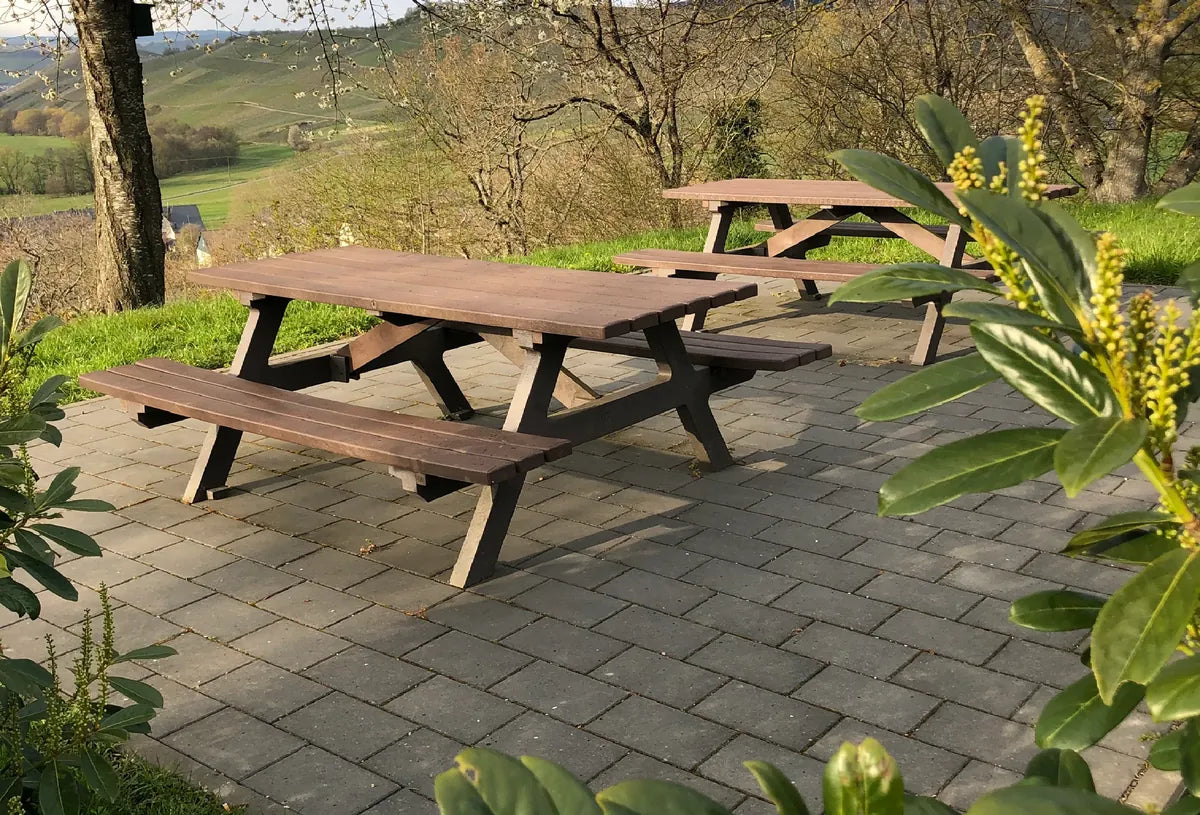 Sitzgruppe Serengeti aus Recyclingmaterial