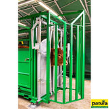 Behandlungsstand A6000, Heckschiebetür, Fangkorb 2-flügelig, stufenlose Halsfangvorrichtung, 3,2 m x 1,3 m x 2,05 m, 661 kg