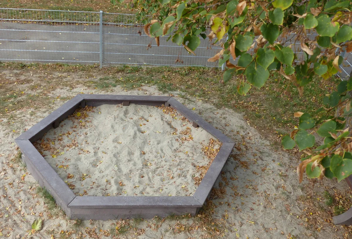 Sandkasten Kalahari aus Recyclingmaterial