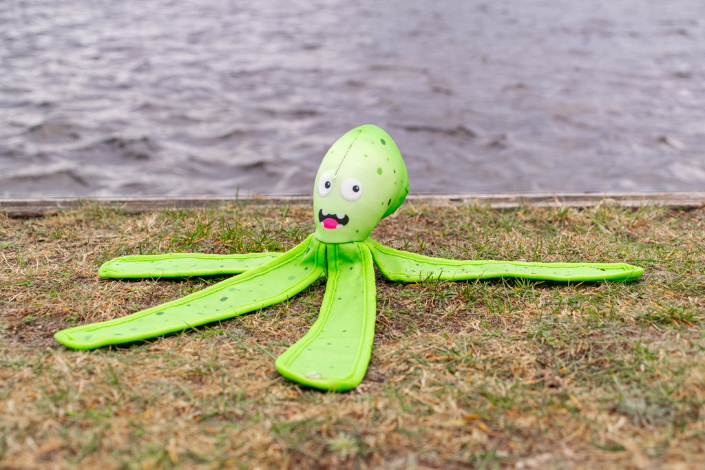 Dog Comets Hundespielzeug, Octo, L, 37 cm, rosa, schwimmfähig, mit Quietscher