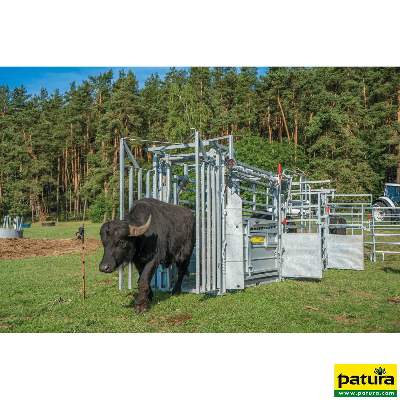 Behandlungsstand A8000 mit Seitenverengung, Heckschiebetüre